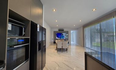 Venta Moderna Casa en La Vacherie, Mendoza