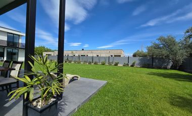 Venta Moderna Casa en La Vacherie, Mendoza