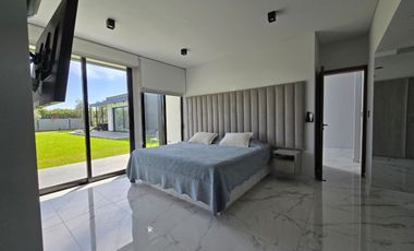 Venta Moderna Casa en La Vacherie, Mendoza