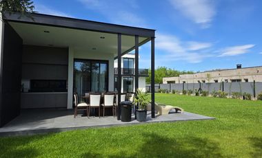 Venta Moderna Casa en La Vacherie, Mendoza