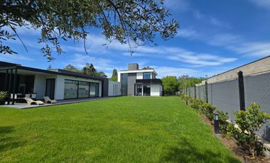 Venta Moderna Casa en La Vacherie, Mendoza