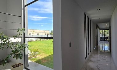 Venta Moderna Casa en La Vacherie, Mendoza