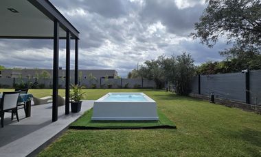 Venta Moderna Casa en La Vacherie, Mendoza