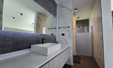 Venta Moderna Casa en La Vacherie, Mendoza