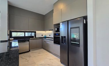 Venta Moderna Casa en La Vacherie, Mendoza