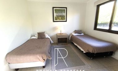 Casa en Arriendo en CASA AMOLADA LAS CONDES 5D+4B+4E+BG