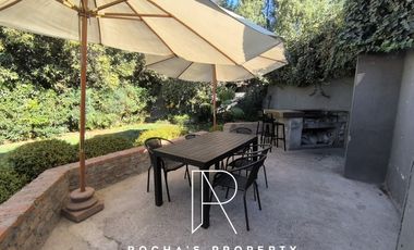 Casa en Arriendo en CASA AMOLADA LAS CONDES 5D+4B+4E+BG