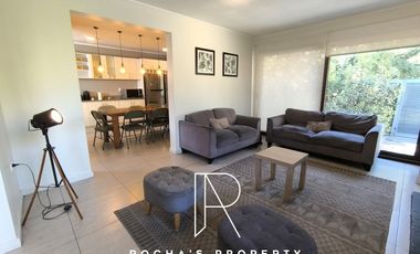 Casa en Arriendo en CASA AMOLADA LAS CONDES 5D+4B+4E+BG