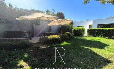 Casa en Arriendo en CASA AMOLADA LAS CONDES 5D+4B+4E+BG