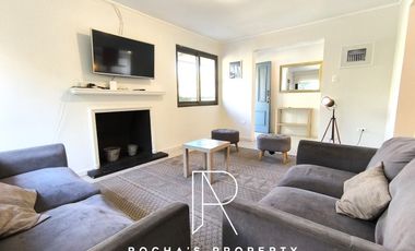 Casa en Arriendo en CASA AMOLADA LAS CONDES 5D+4B+4E+BG