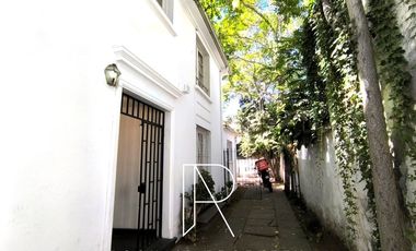 Casa en Arriendo en CASONA AMOLADA EN PROVIDENCIA TODO INCLUIDO 4D+1DS+3B+1E