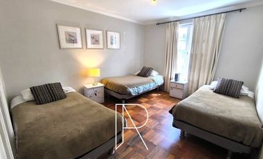 Casa en Arriendo en CASONA AMOLADA EN PROVIDENCIA TODO INCLUIDO 4D+1DS+3B+1E