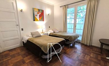 Casa en Arriendo en CASONA AMOLADA EN PROVIDENCIA TODO INCLUIDO 4D+1DS+3B+1E