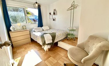 Casa en Arriendo en HERMOSA CASA AMOBLADA 3D+SERVICIO/2.5B/ E