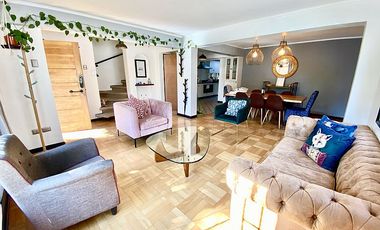 Casa en Arriendo en HERMOSA CASA AMOBLADA 3D+SERVICIO/2.5B/ E