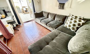 Casa en Arriendo en HERMOSA CASA AMOBLADA 3D+SERVICIO/2.5B/ E