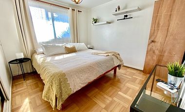 Casa en Arriendo en HERMOSA CASA AMOBLADA 3D+SERVICIO/2.5B/ E