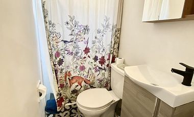 Casa en Arriendo en HERMOSA CASA AMOBLADA 3D+SERVICIO/2.5B/ E