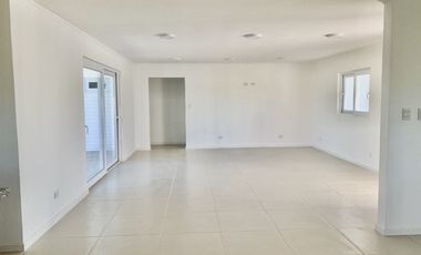 Parcela en Venta en HERMOSA PARCELA DE 5000M2 CON CASA NUEVA EN VENTA PELARCO