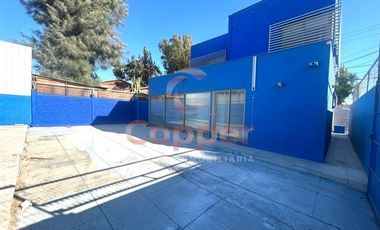 Casa en Arriendo en Avnedia Los Carrera esquina Australia cerca del paseo San Fernando