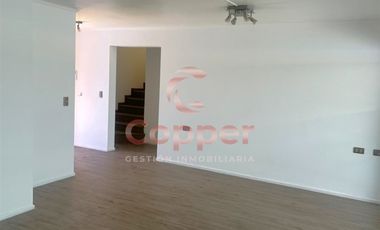 Casa en Arriendo en Avnedia Los Carrera esquina Australia cerca del paseo San Fernando