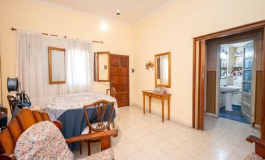 VENTA CASA DE 3 DORM Y PATIO EN CANDIOTI NORTE