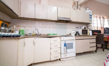 VENTA CASA DE 3 DORM Y PATIO EN CANDIOTI NORTE