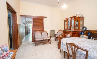 VENTA CASA DE 3 DORM Y PATIO EN CANDIOTI NORTE