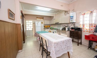 VENTA CASA DE 3 DORM Y PATIO EN CANDIOTI NORTE