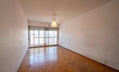 Depto 2 dorm con cochera en el centro