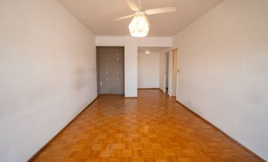 Depto 2 dorm con cochera en el centro