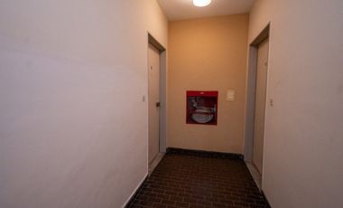 Depto 2 dorm con cochera en el centro