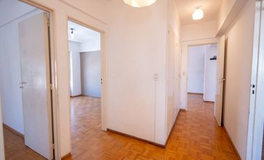 Depto 2 dorm con cochera en el centro