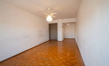 Depto 2 dorm con cochera en el centro