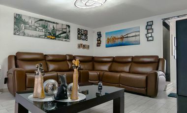 CASA REMODELADA EN MILITAR MARTE - LISTA PARA HABITAR