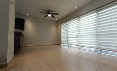 EXCELENTE CASA EN RENTA (CUMBRES ANDARA)