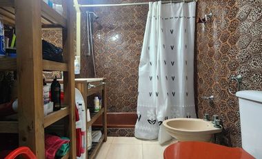 Casa 3 amb en venta en Lanús con cochera y patio