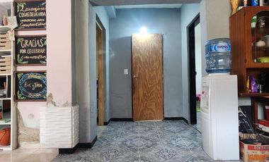 Casa 3 amb en venta en Lanús con cochera y patio