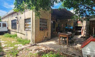 Casa 3 amb en venta en Lanús con cochera y patio