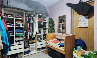 Casa 3 amb en venta en Lanús con cochera y patio