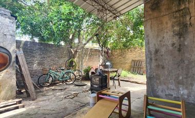 Casa 3 amb en venta en Lanús con cochera y patio