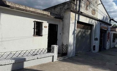 VENTA CASA 3 AMB CON PATIO Y COCHERA AVELLANEDA