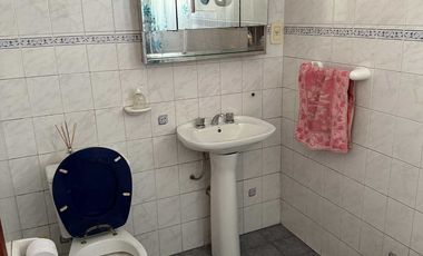 VENTA CASA 3 AMB CON PATIO Y COCHERA AVELLANEDA