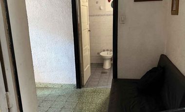 VENTA CASA 3 AMB CON PATIO Y COCHERA AVELLANEDA