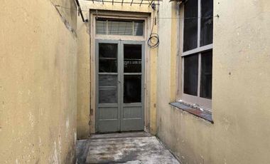 VENTA CASA 3 AMB CON PATIO Y COCHERA AVELLANEDA