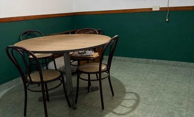 VENTA CASA 3 AMB CON PATIO Y COCHERA AVELLANEDA