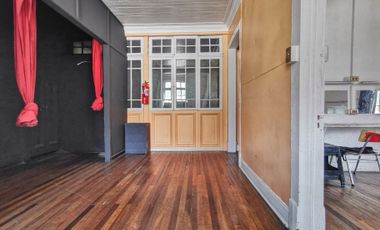 SE ARRIENDA CASA COMERCIAL, IDEAL PARA TALLER WORK CENTER