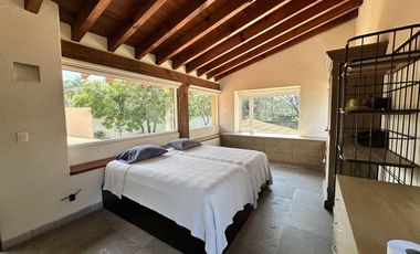 Exclusiva Residencia en Avándaro: Naturaleza, Lujo y Ubicación Estratégica