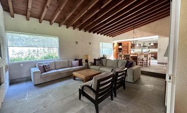 Exclusiva Residencia en Avándaro: Naturaleza, Lujo y Ubicación Estratégica