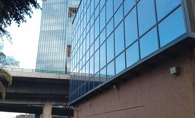 Edificio en Venta Blvd. Manuel Ávila Camacho enfrente a Toreo